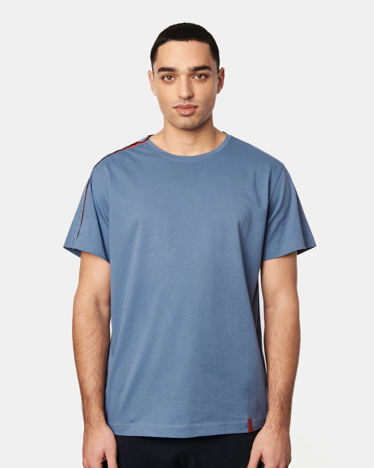 Das Herren T-Shirt Harri in der Farbe Finian Blue.