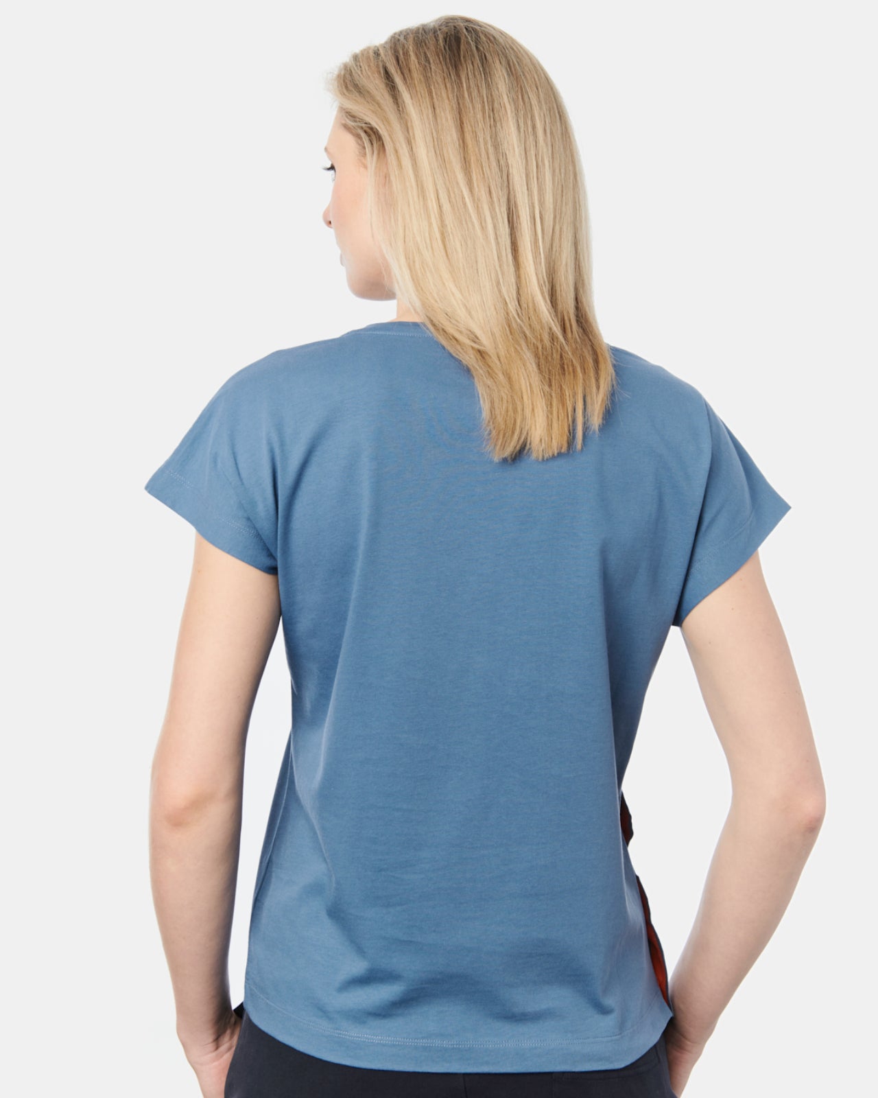 Rückansicht des Damen T-Shirts Ella in Finian Blue