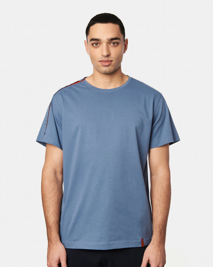 Das Herren T-Shirt Harri in der Farbe Finian Blue.