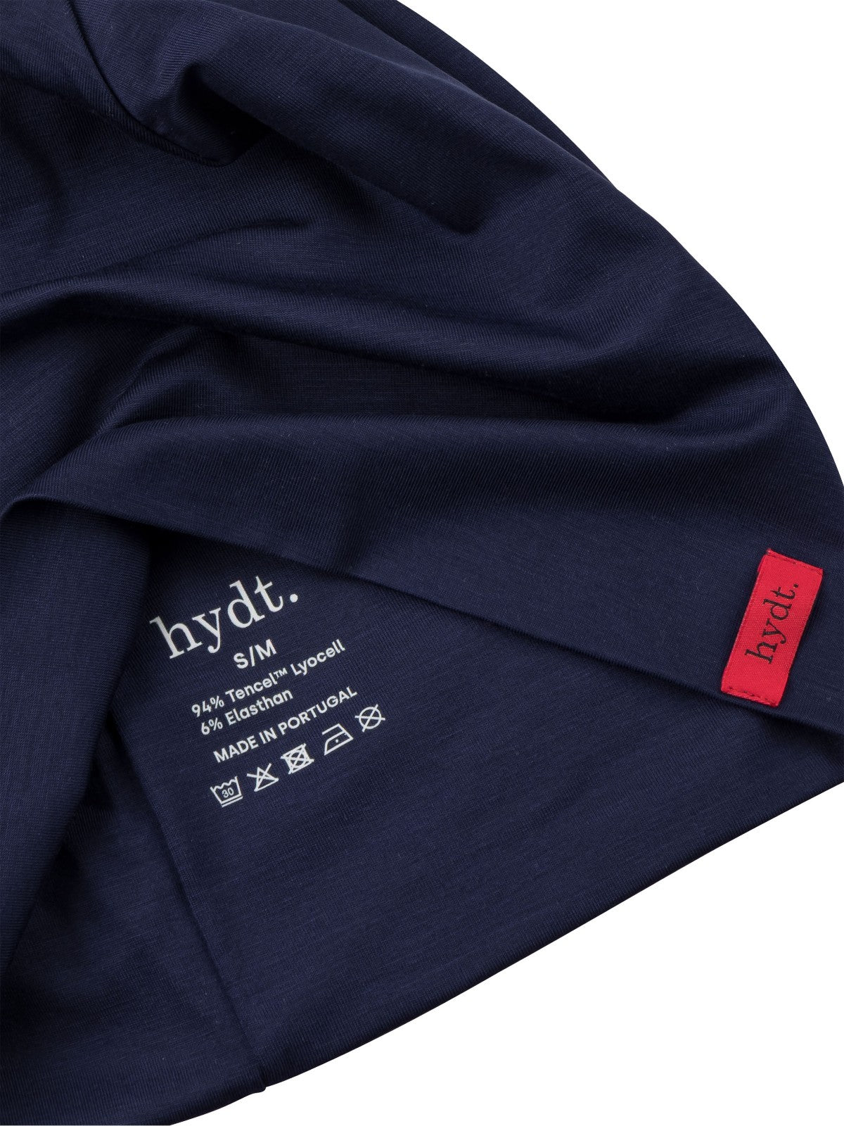 Detailaufnahme der Innenseite der hydt. Mütze in Farbe dunkelblau zeigt die Verarbeitung ohne Saumnähte.